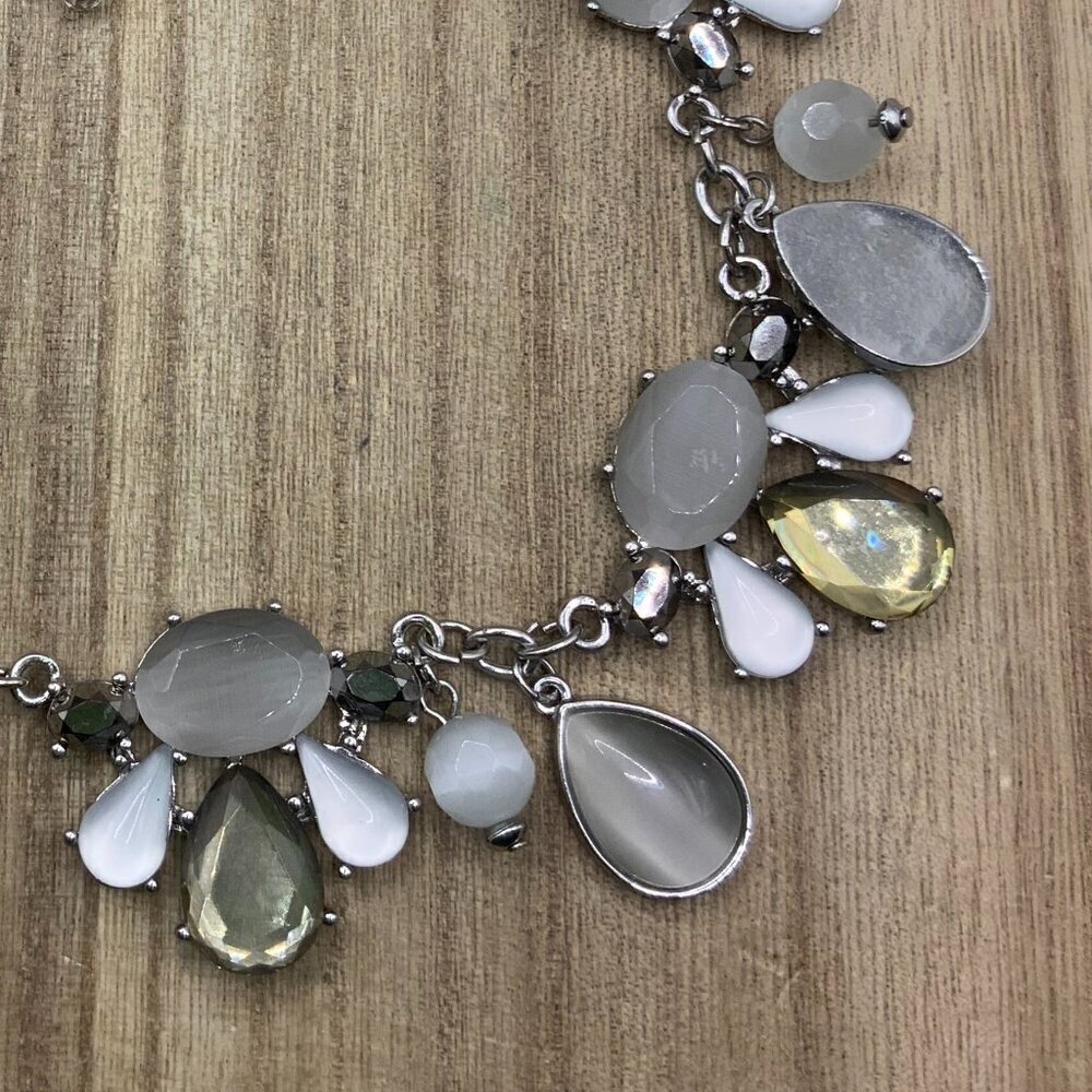 White House Black Market Silver Tone Cluster Green Gray Bib Necklace